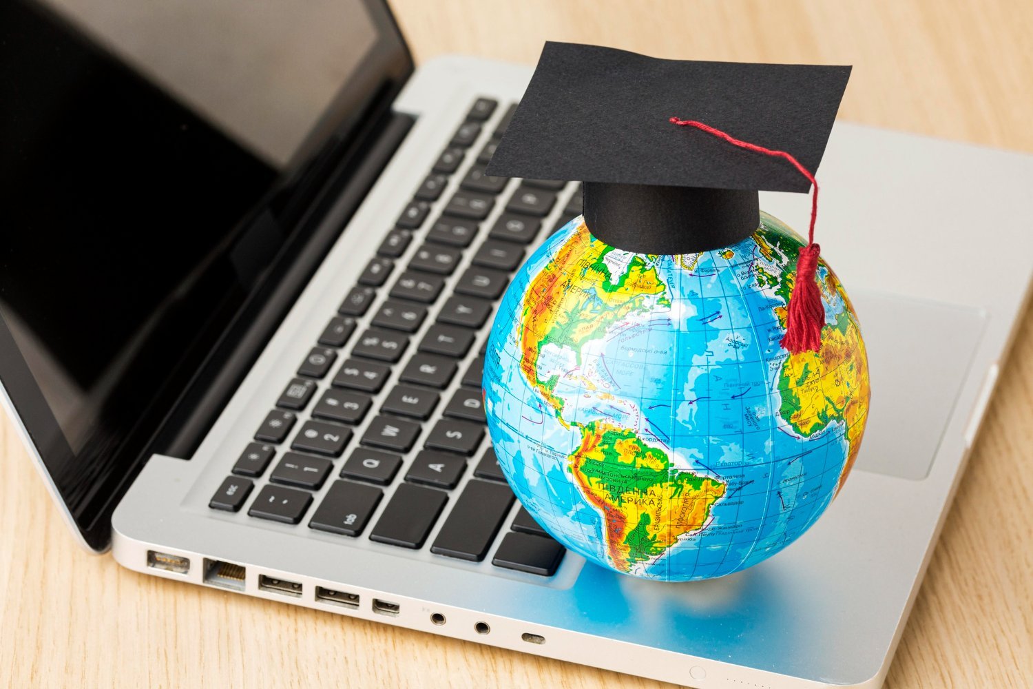 You are currently viewing The Ultimate Guide to Choosing the Best Online Degree